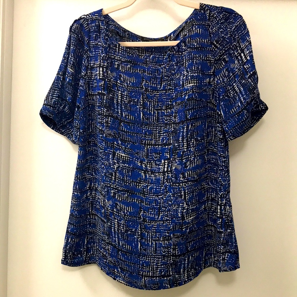 Banana Republic short sleeves blouse. Size S